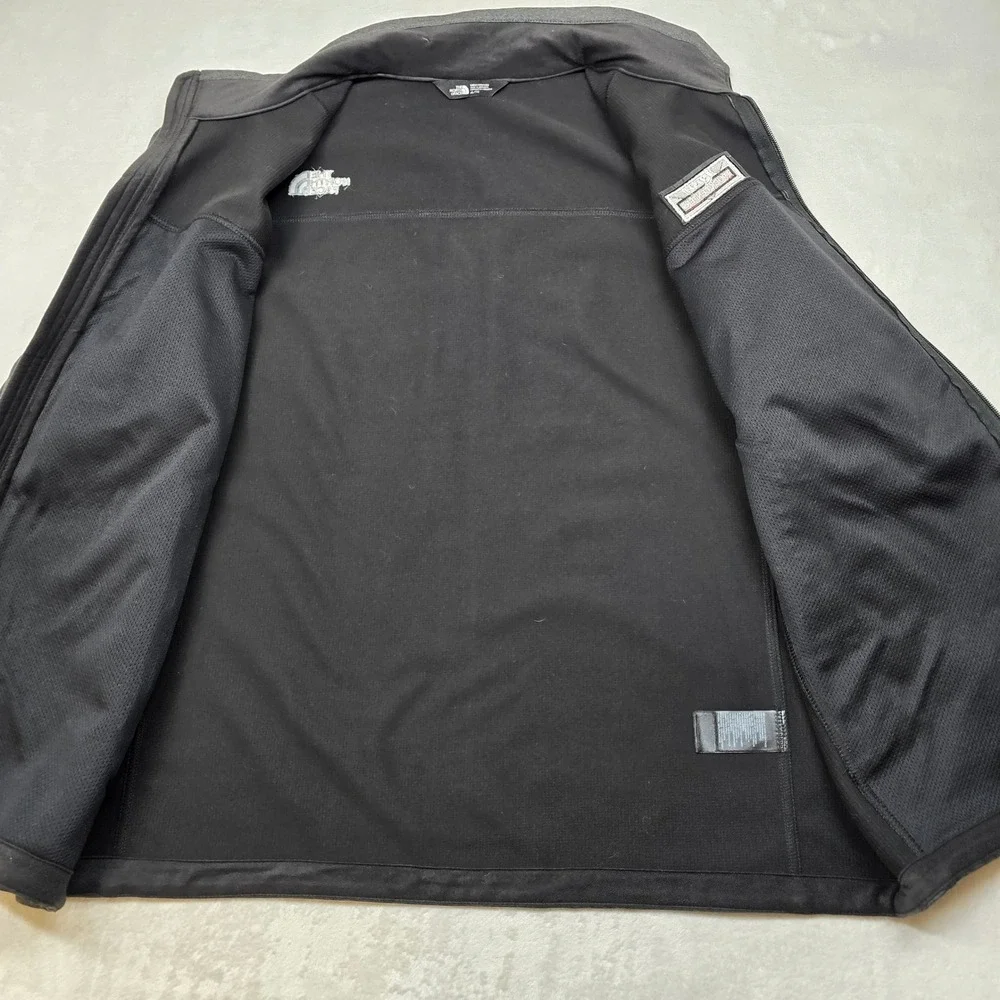 The North Face WindWall Jacket Mens XL Gray Soft Shell Windbreaker Co.‎ Logo